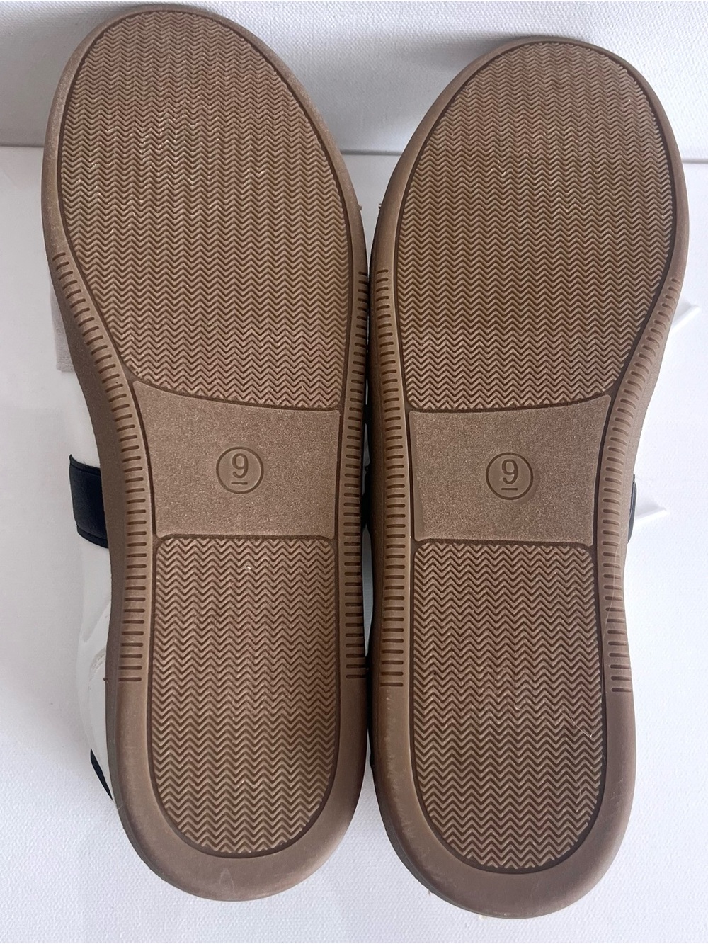 Universal Thread™ Size 9 Women’s Nikita Fashion Sneakers w/ Memory Foam Insole - Picture 5 of 15